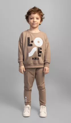 Melegíttö fiú felsö 