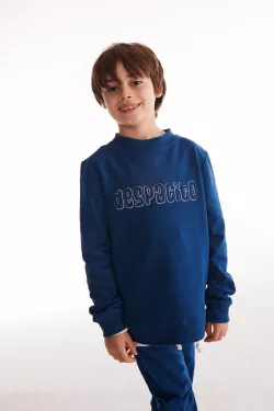 Melegíttö fiú felsö DESPACITO