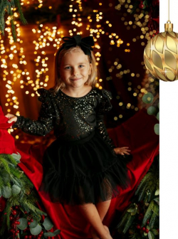 Kislány karácsonyi póló arany csillámokkal és fodros ujjal