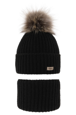 Kötött téli sapka müszörme pompommal és csösál