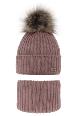 Kötött téli sapka müszörme pompommal és csösál