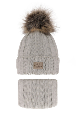 Gyerek kötött téli sapka és csösál